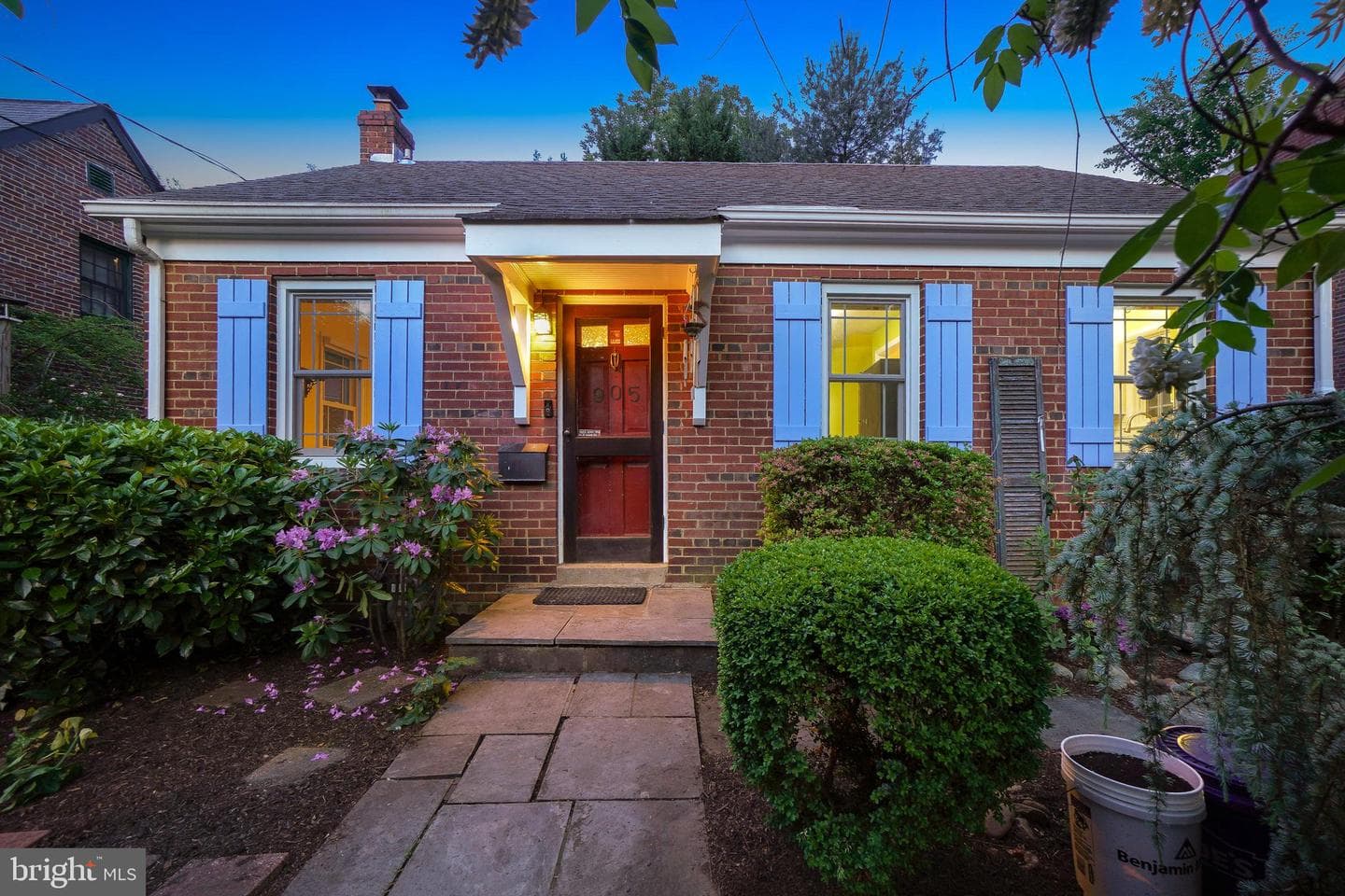 905 Erie Avenue photo 3