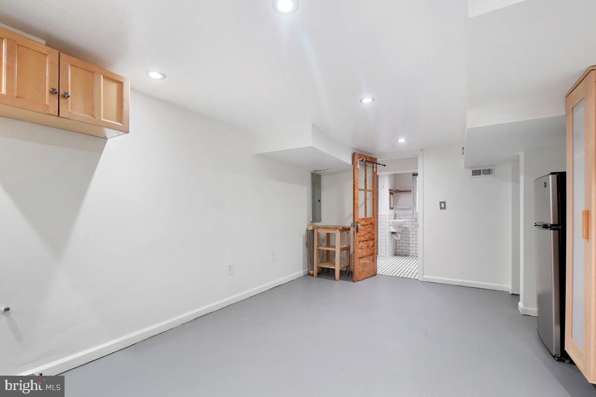 905 Erie Avenue photo 31