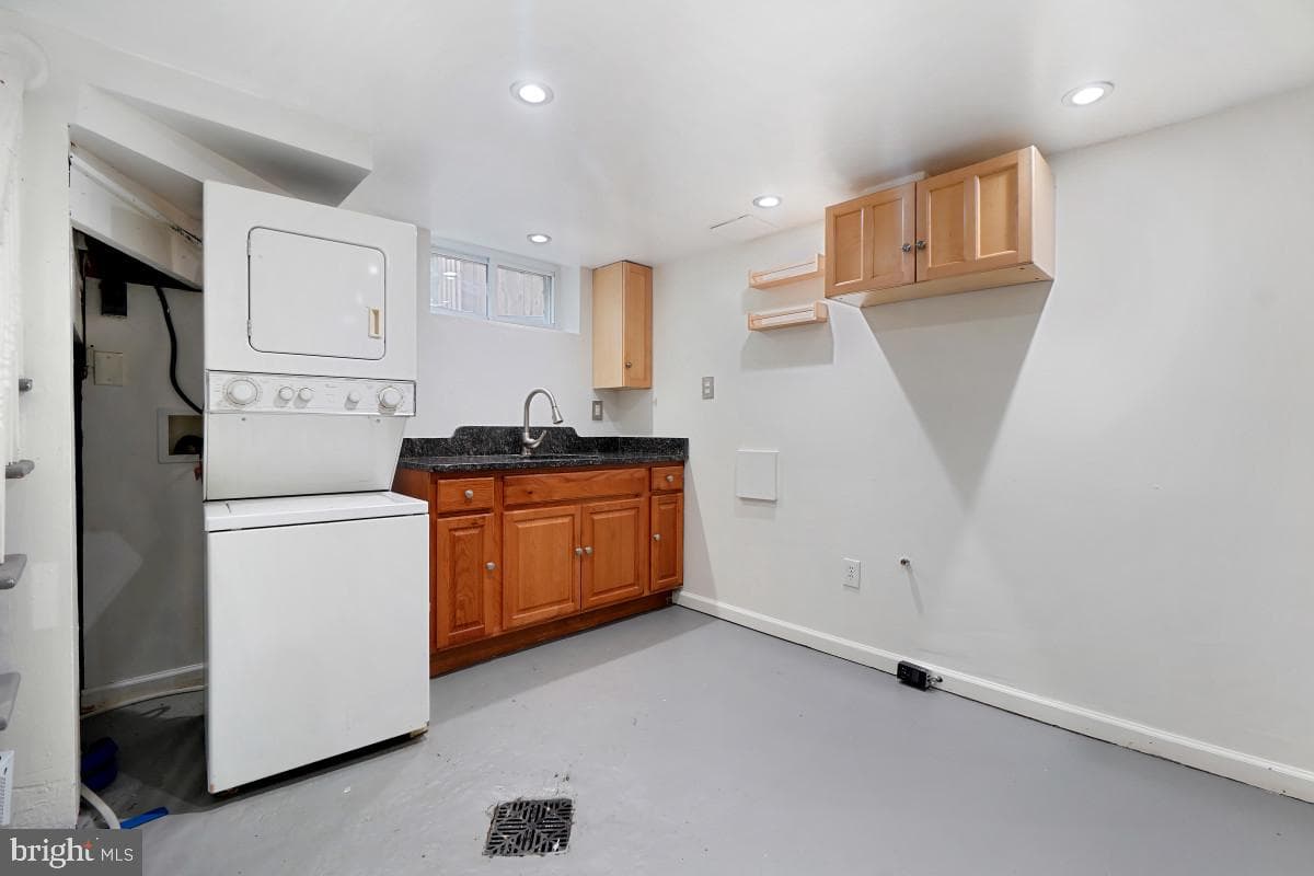 905 Erie Avenue photo 33