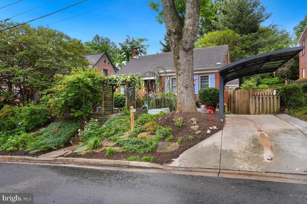 905 Erie Avenue photo 36