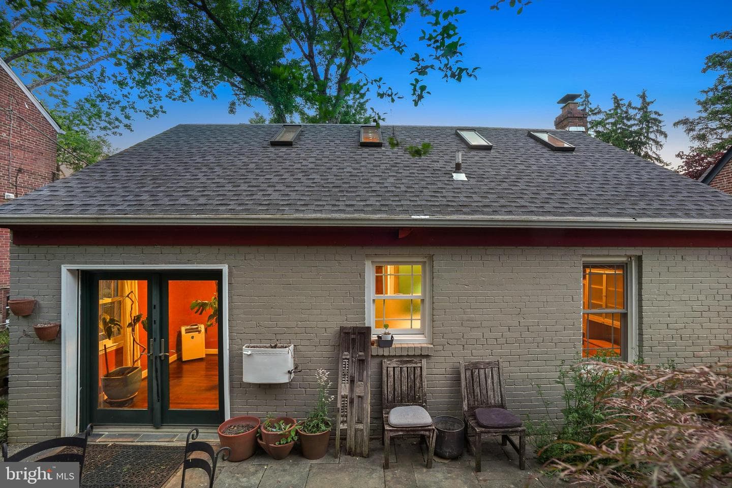905 Erie Avenue photo 38