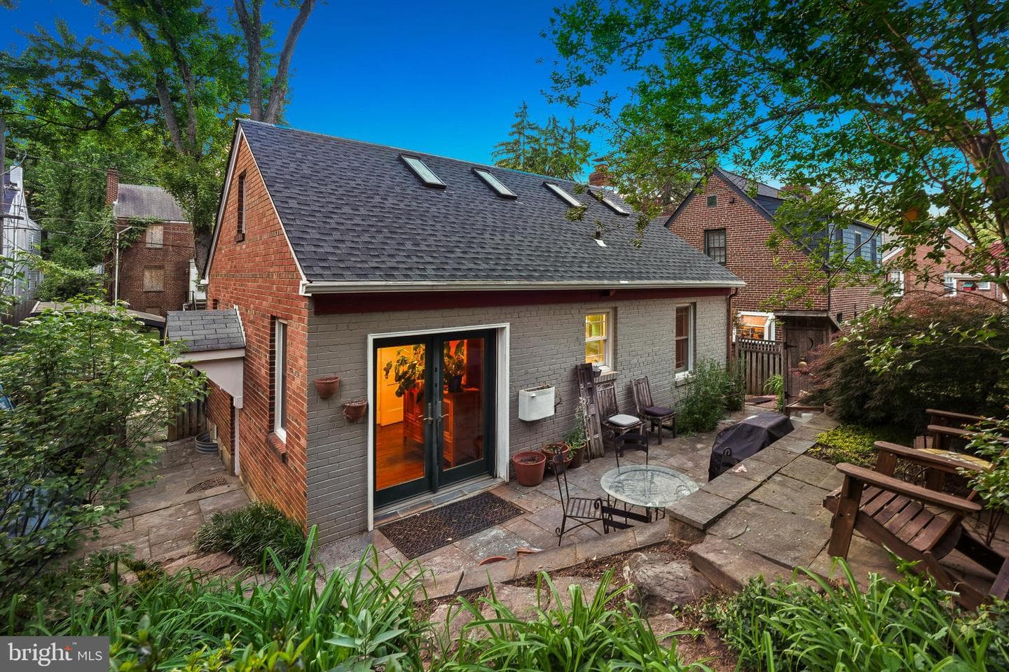 905 Erie Avenue photo 39
