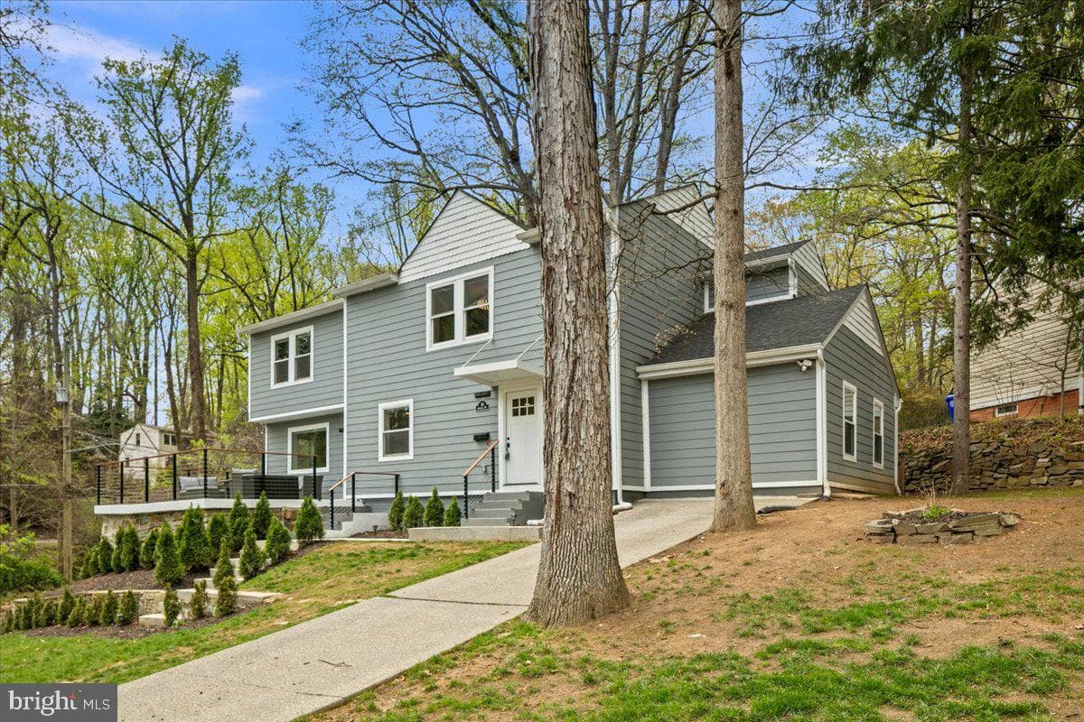 111 Sunnyside Road photo 4