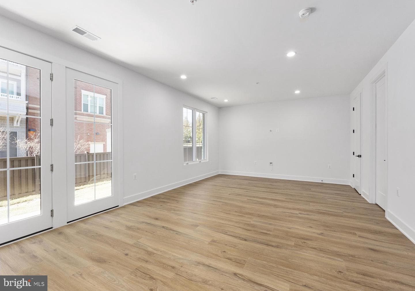 8607 Erdem Place photo 11