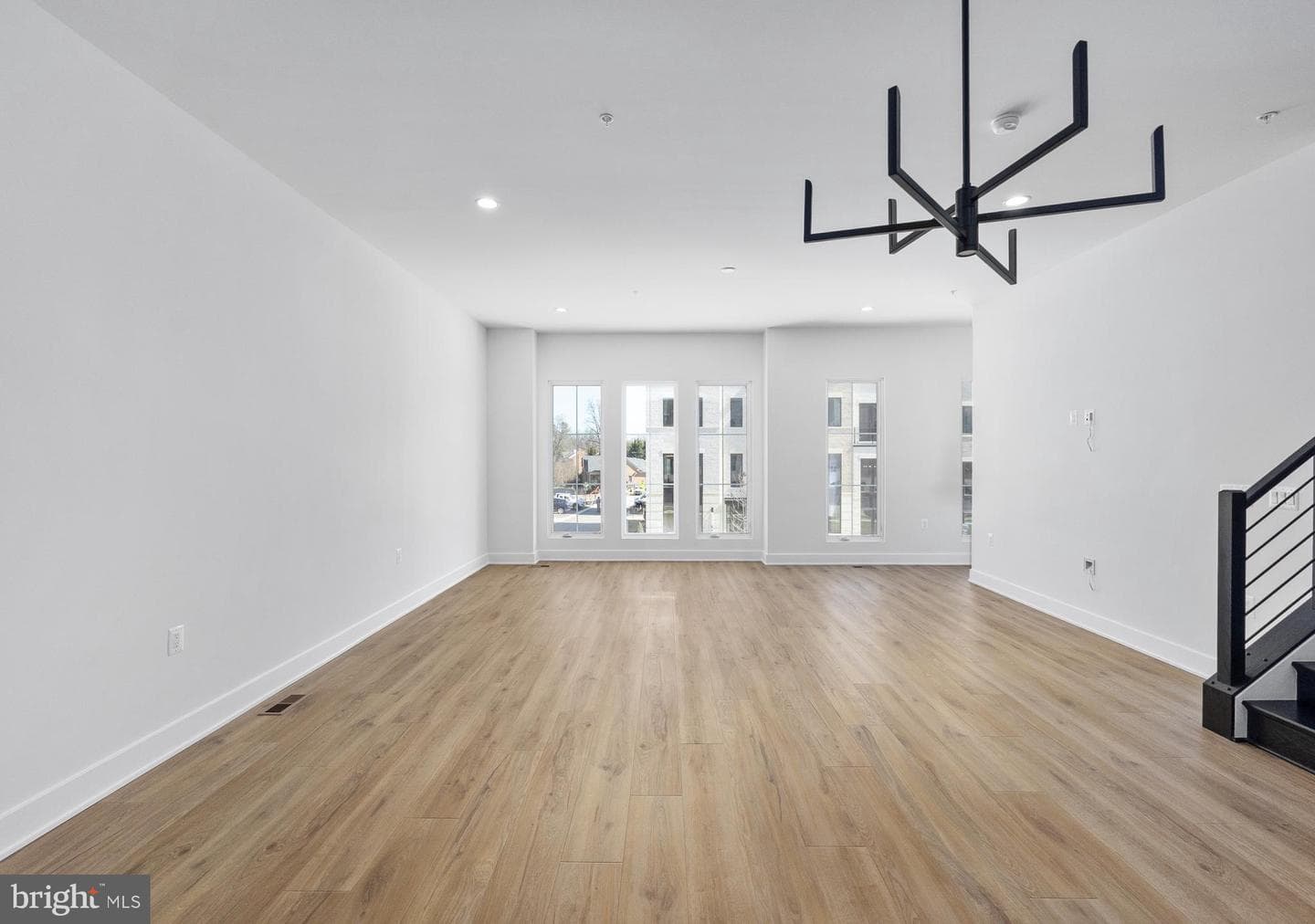 8607 Erdem Place photo 7