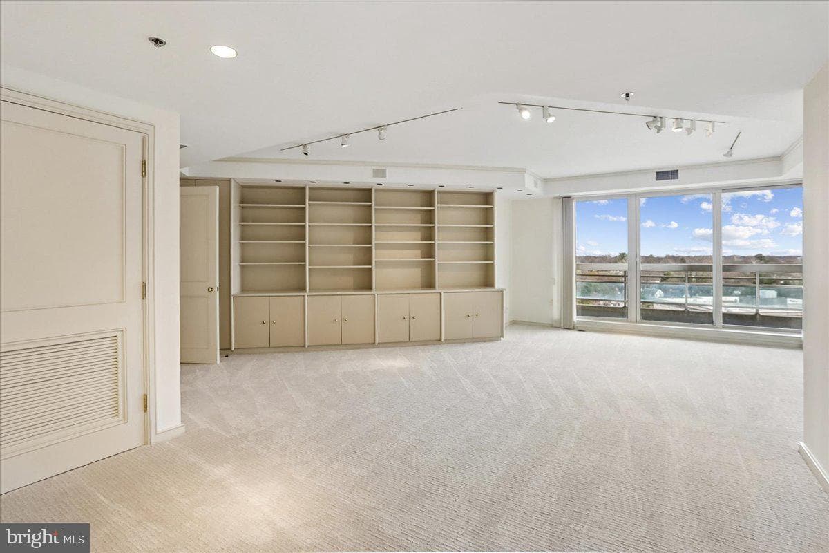 5600 Wisconsin Avenue #1303/1304 photo 37