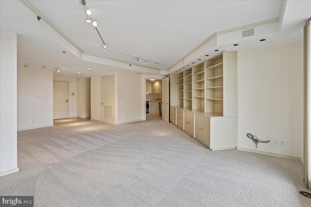 5600 Wisconsin Avenue #1303/1304 photo 41