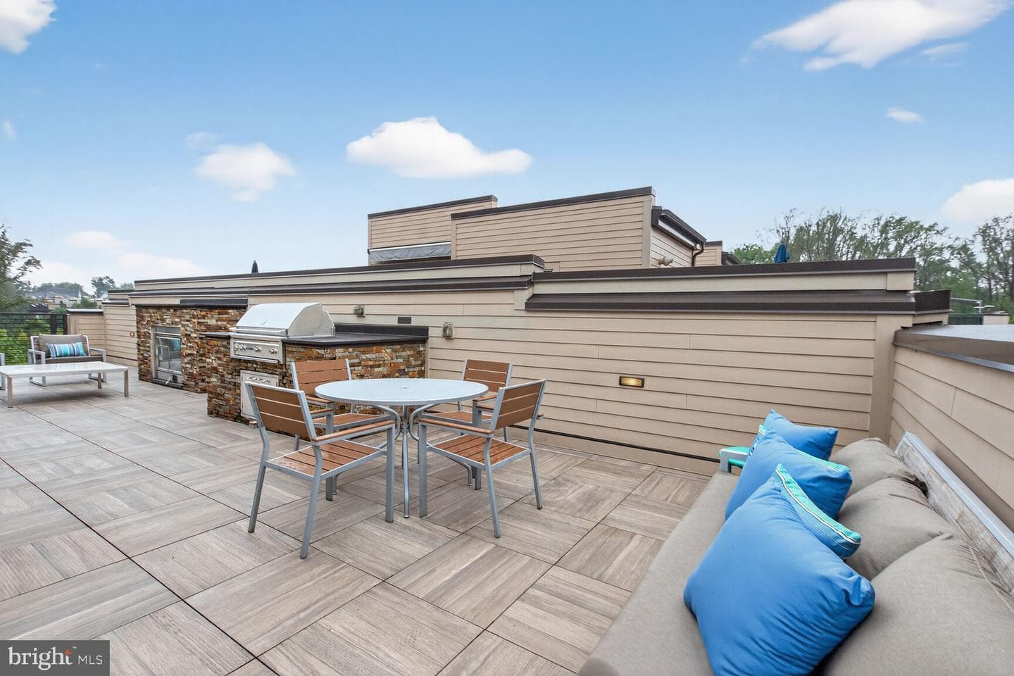 432 Barlow Place photo 54