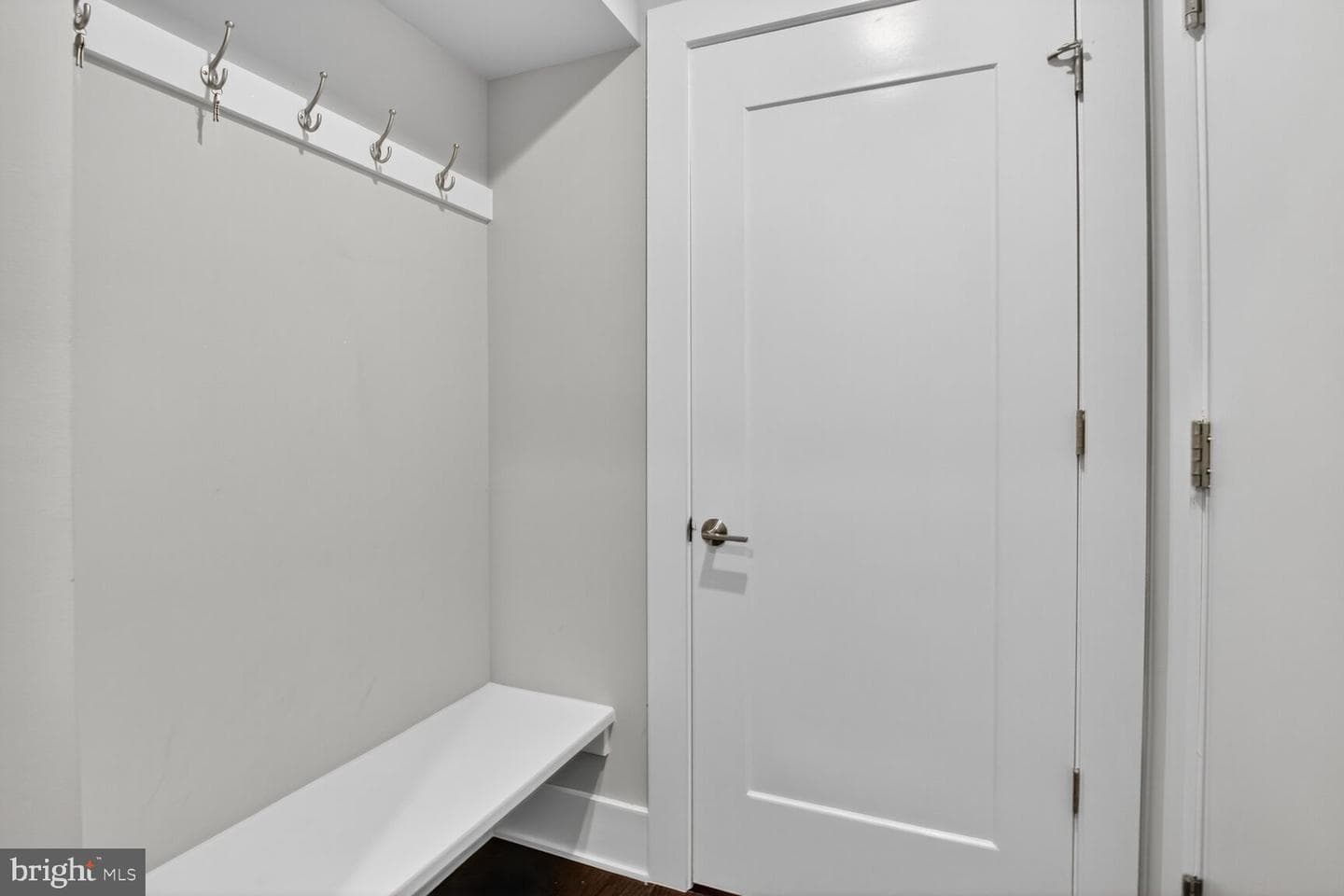 432 Barlow Place photo 9