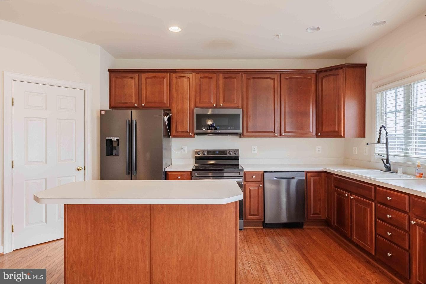 23404 Winemiller Way photo 9