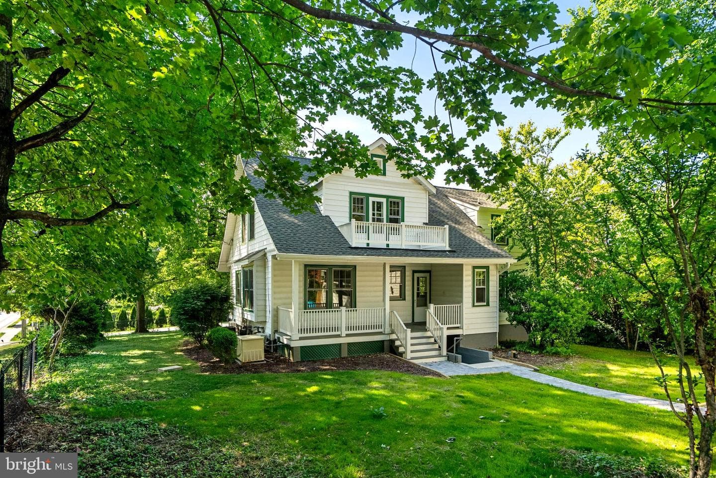 9403 Warren Street photo 37