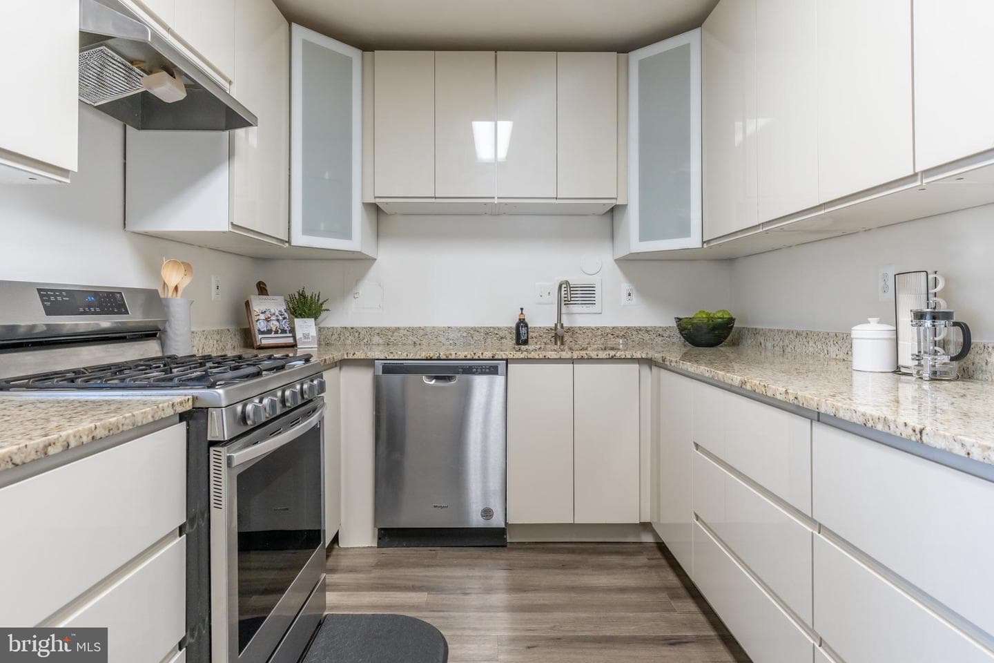 4515 Willard Avenue #609 photo 11