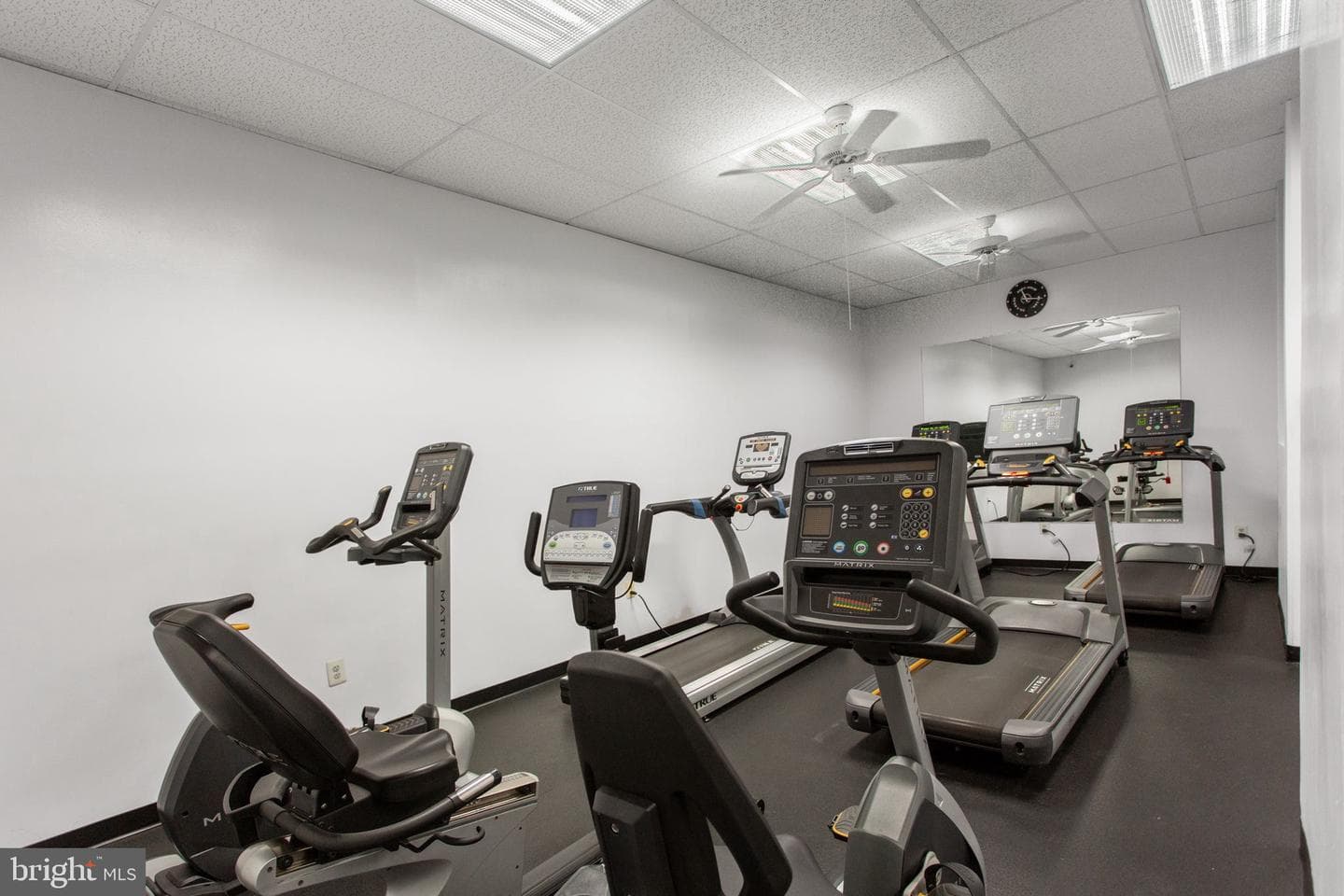 4515 Willard Avenue #609 photo 31