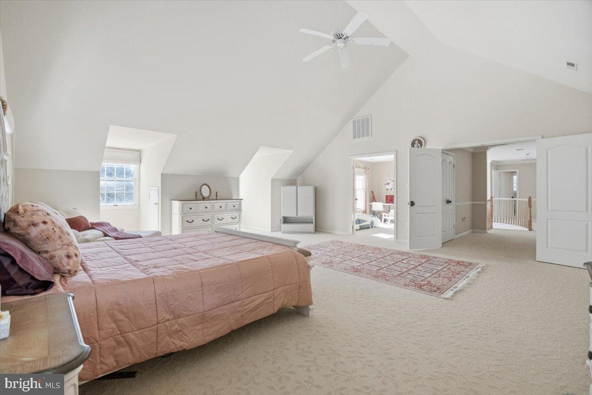 11221 Welland Street photo 31