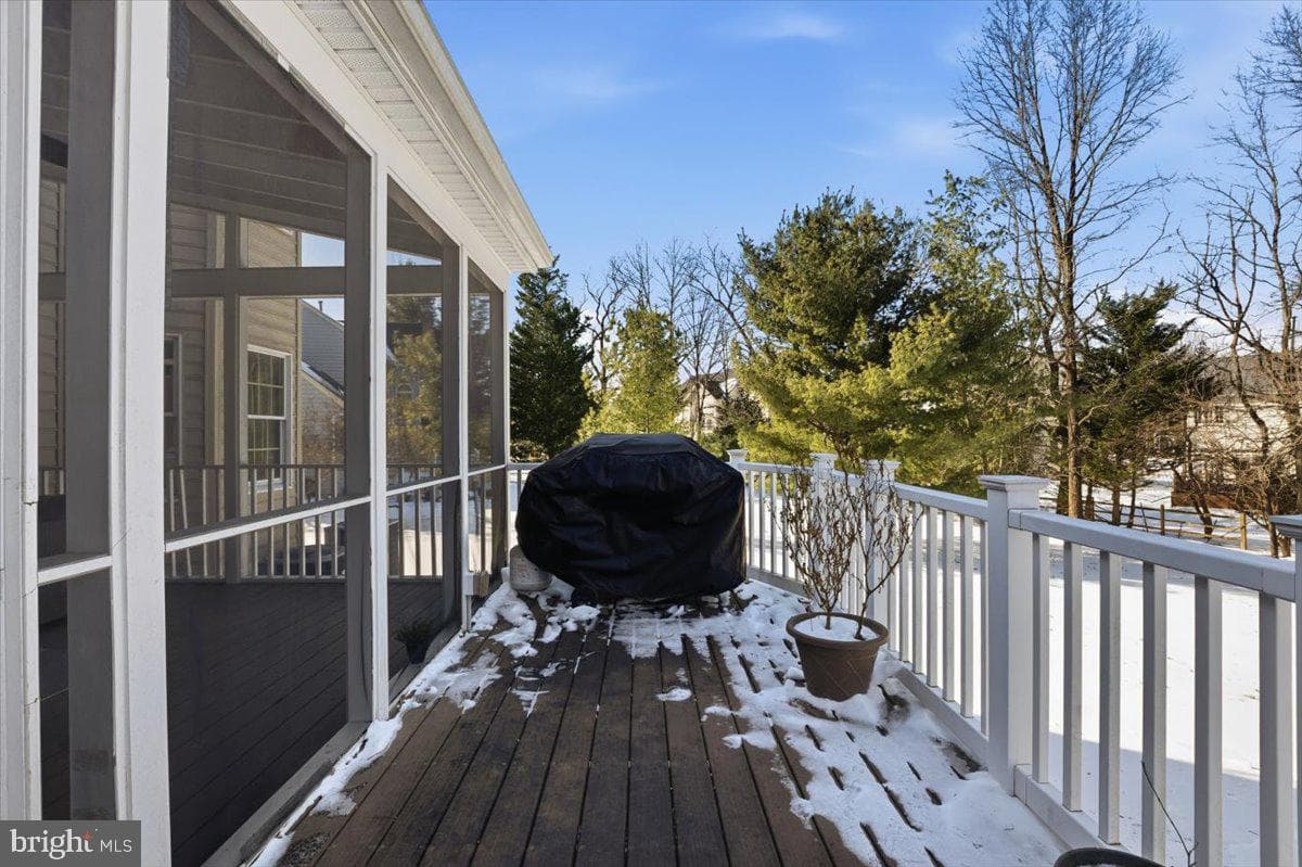11221 Welland Street photo 54