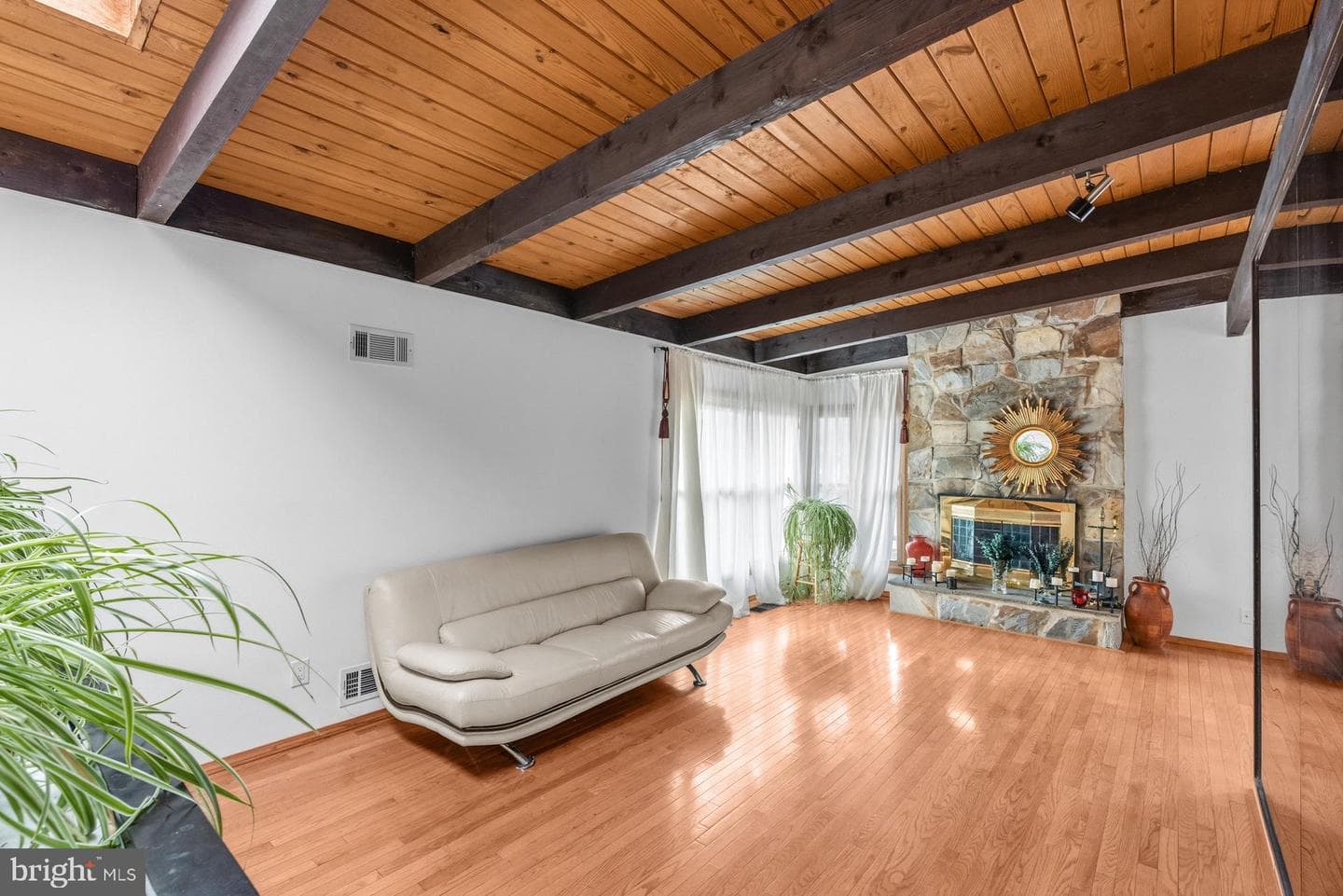 900 Azalea Drive photo 5