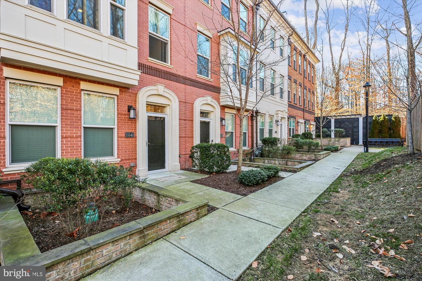 10340 Grosvenor Place photo 13