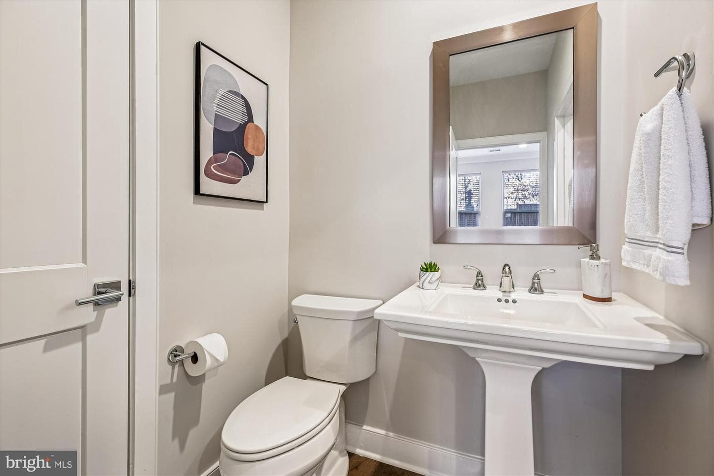 10340 Grosvenor Place photo 17