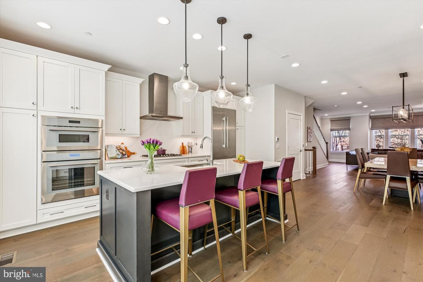 10340 Grosvenor Place photo 9