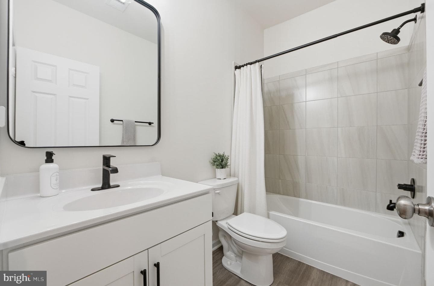 10237 Travilah Grove Circle photo 5