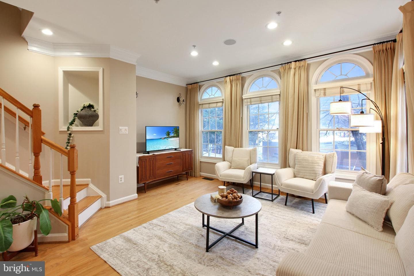 1227 Fidler Lane photo 4