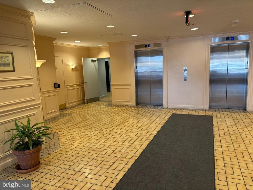 15115 Interlachen Drive #3-1020 photo 3