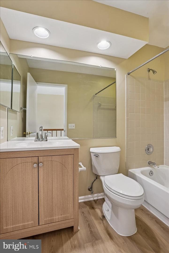 3531 Dartmoor Lane #11 photo 25