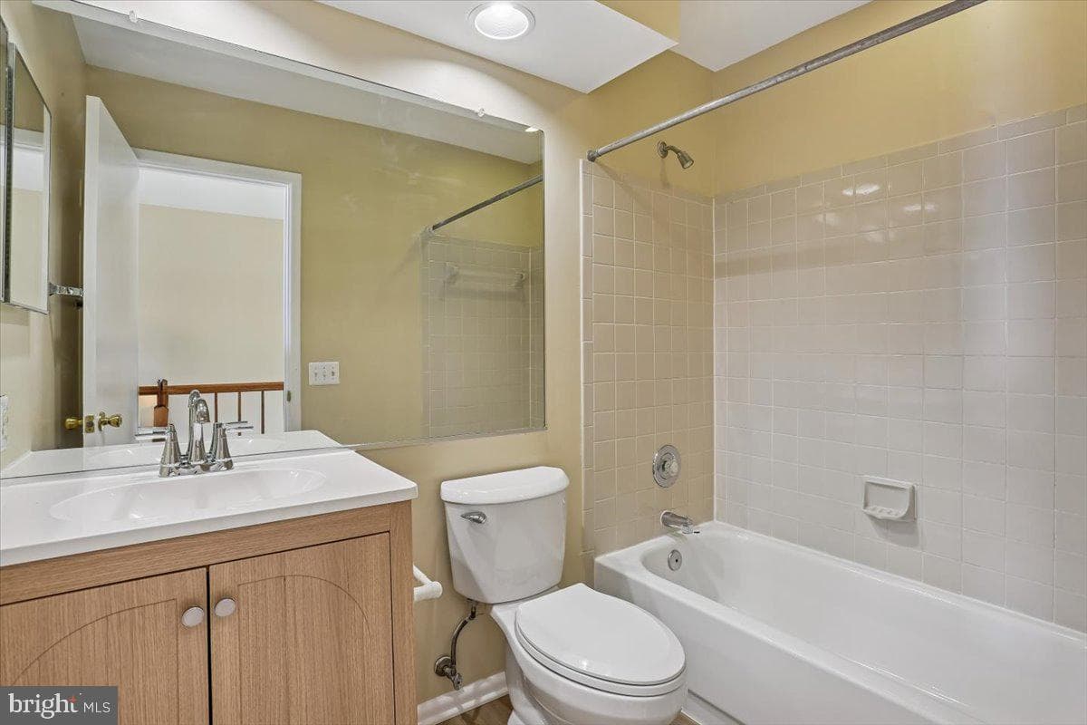 3531 Dartmoor Lane #11 photo 26