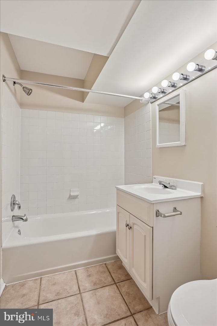 3531 Dartmoor Lane #11 photo 31