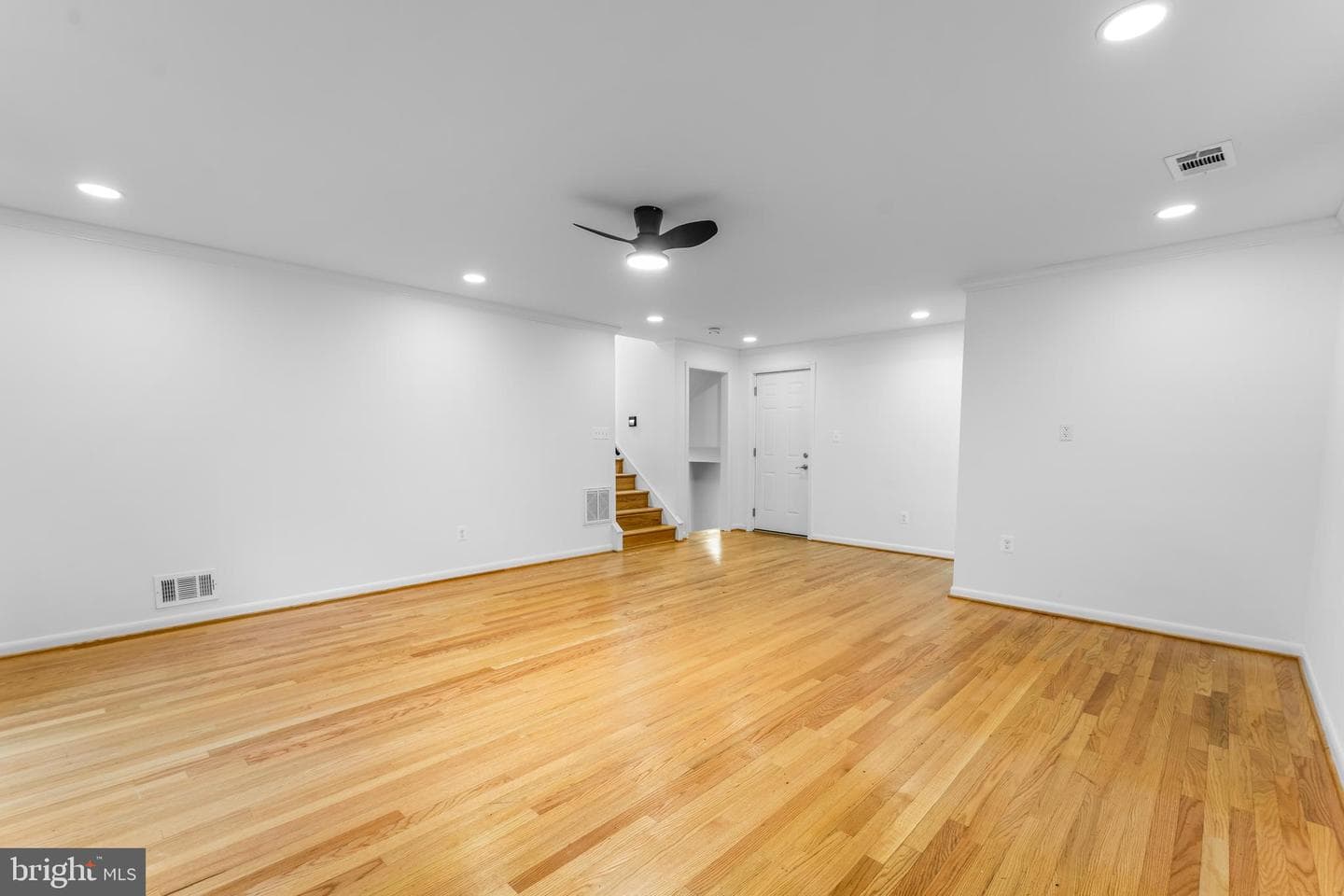 9410 Linden Avenue photo 33