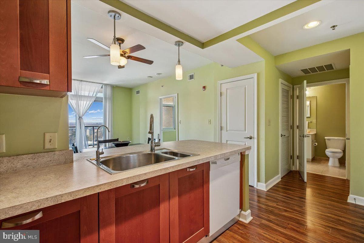 5750 Bou Avenue #1304 photo 3