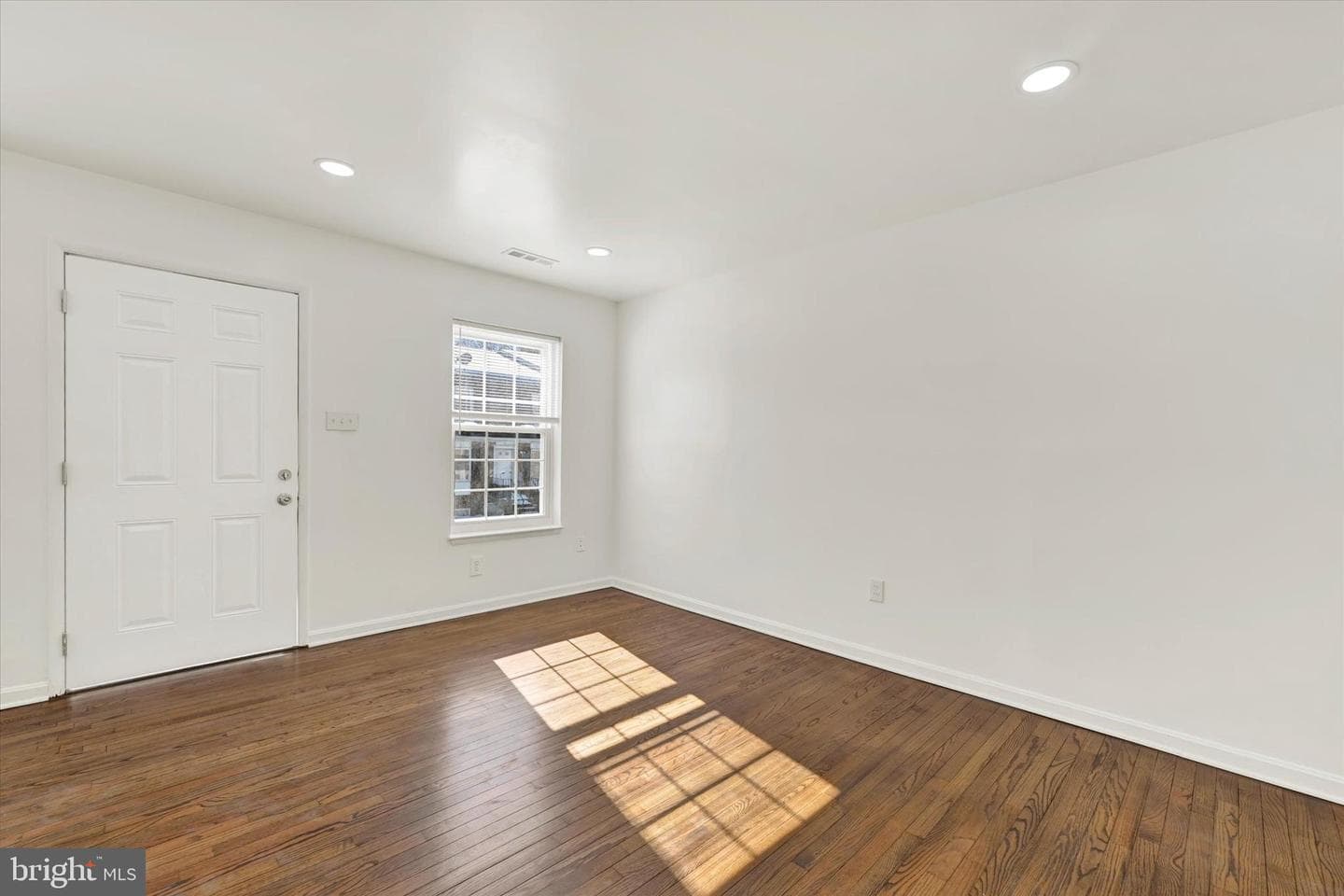 541 W Diamond Avenue #22