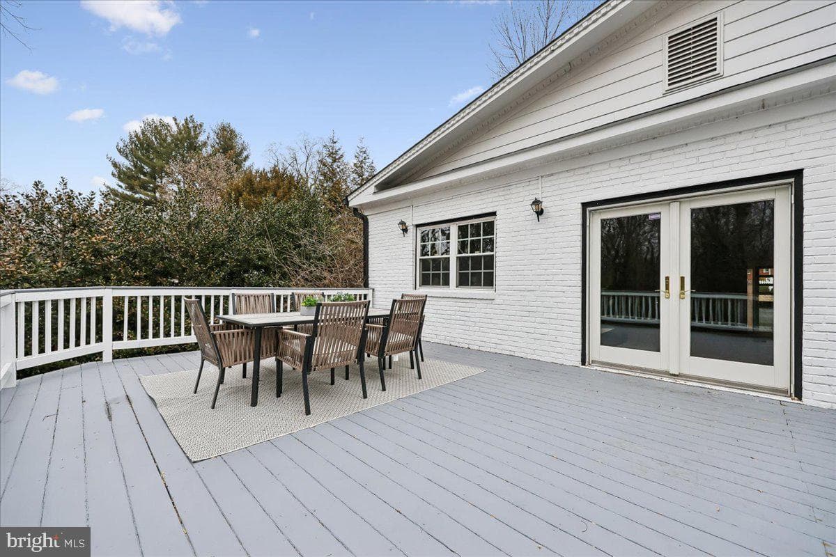 4902 Derussey Parkway photo 27