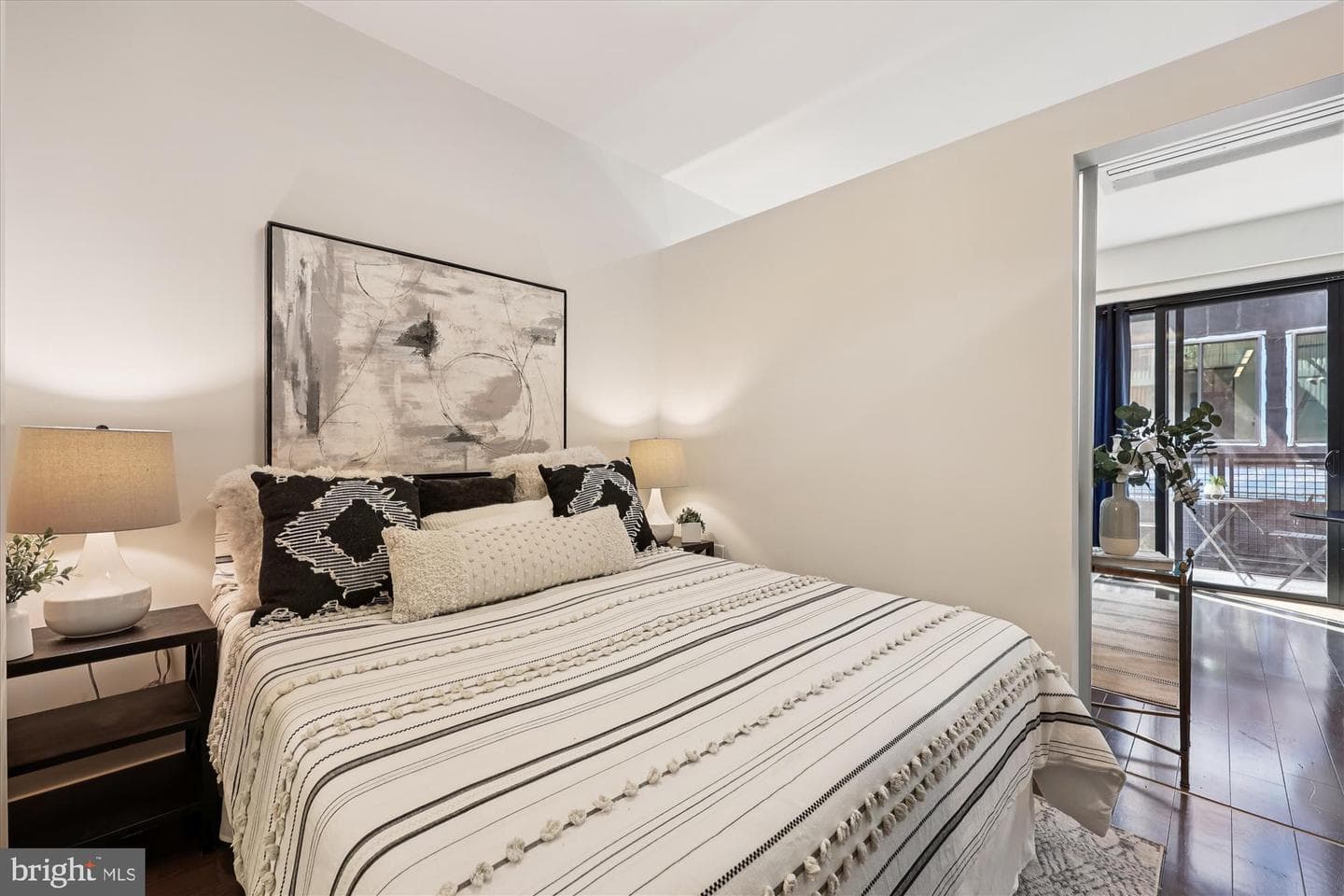 1320 Fenwick Lane #606 photo 23