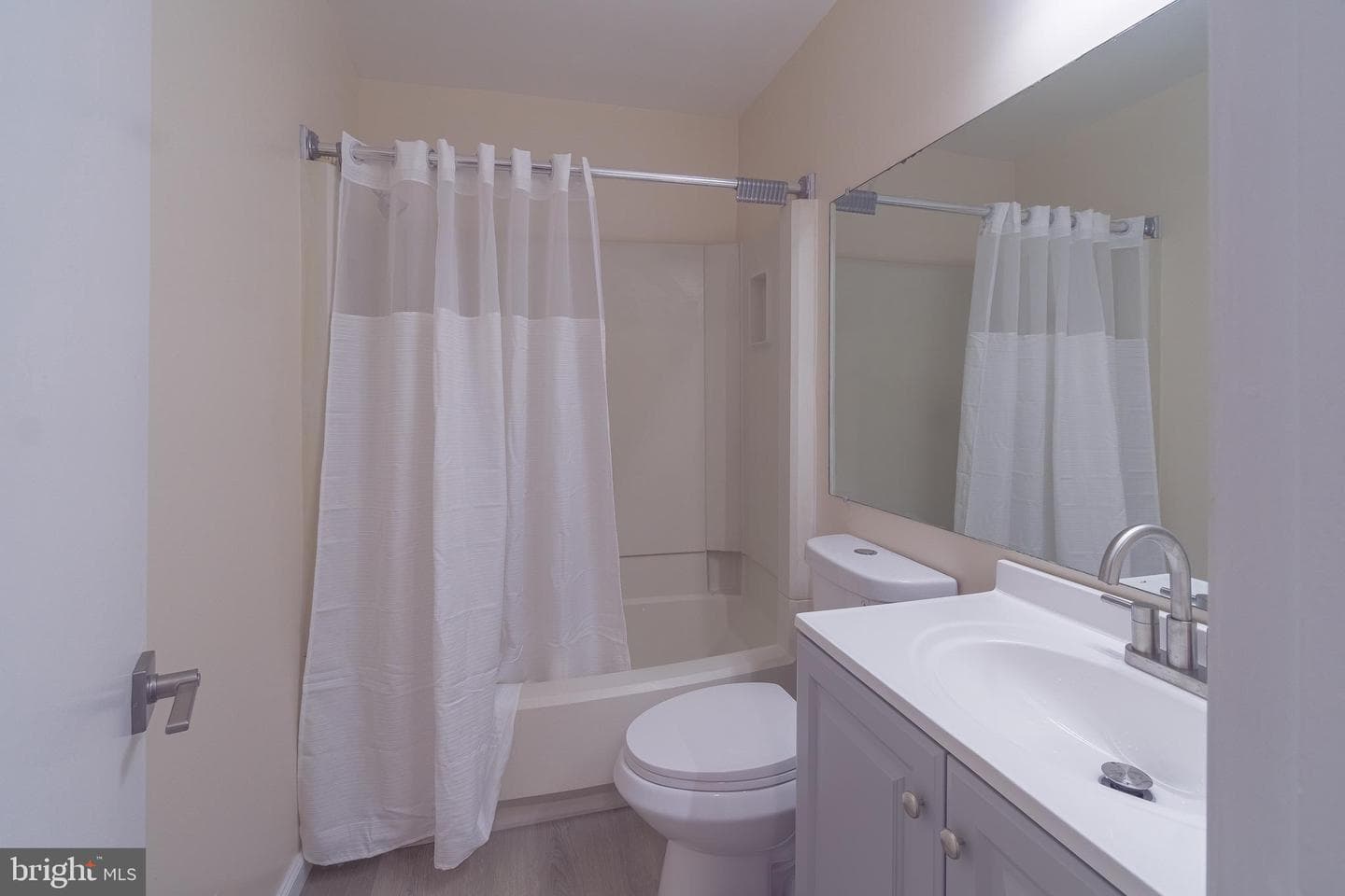 9416 Penshurst Court photo 10
