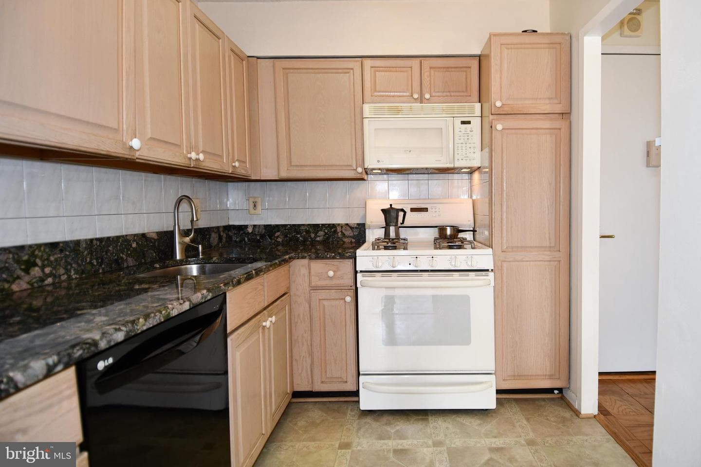 5225 Pooks Hill Road #803 N photo 3
