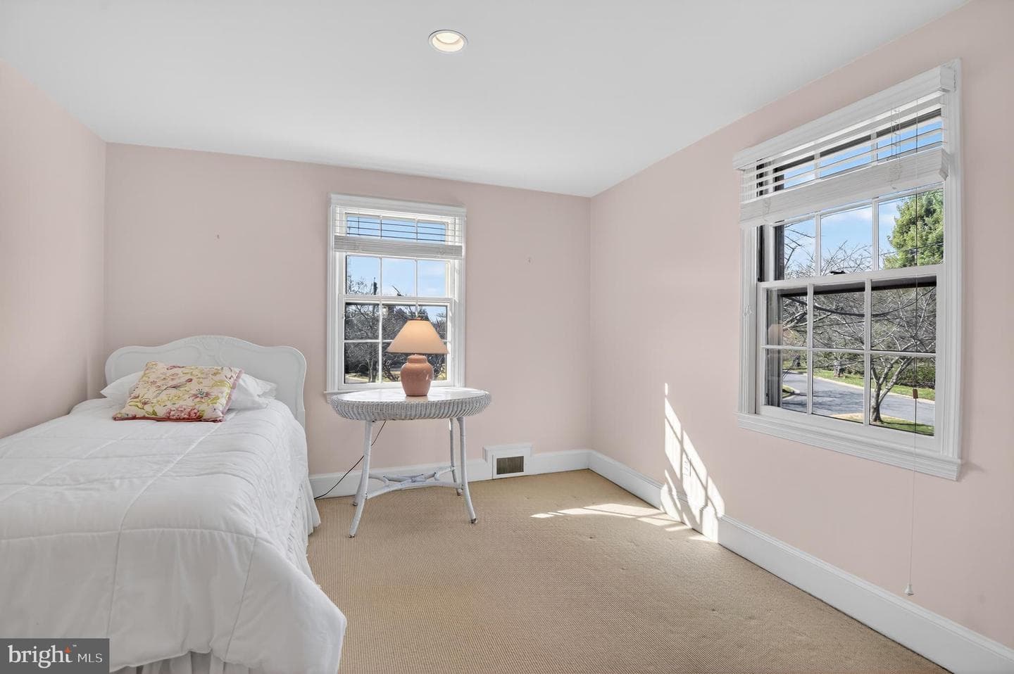 5208 Woodlawn Avenue photo 31