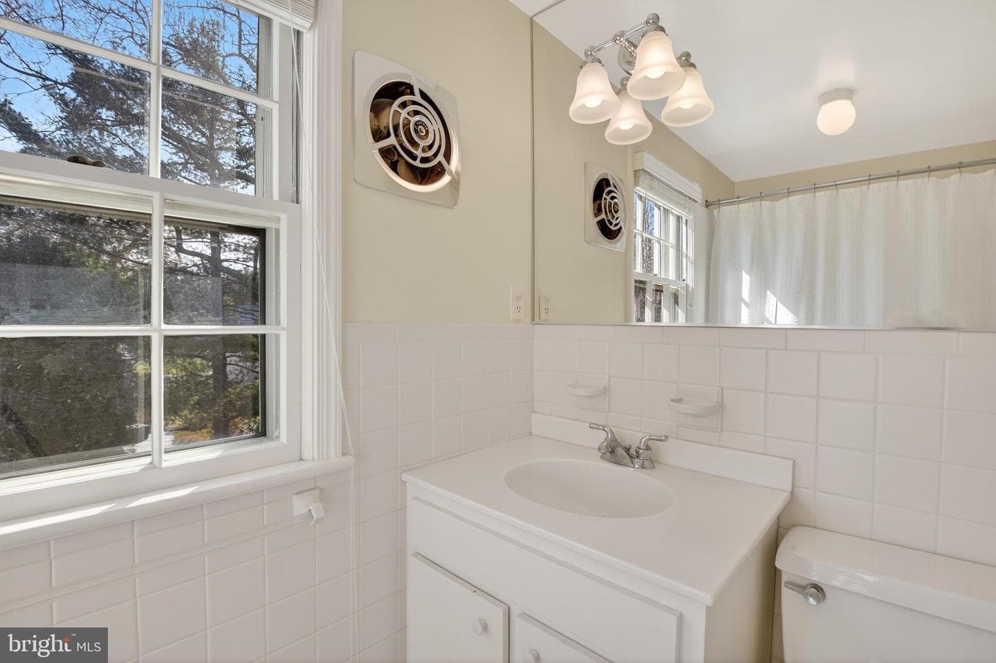 5208 Woodlawn Avenue photo 40