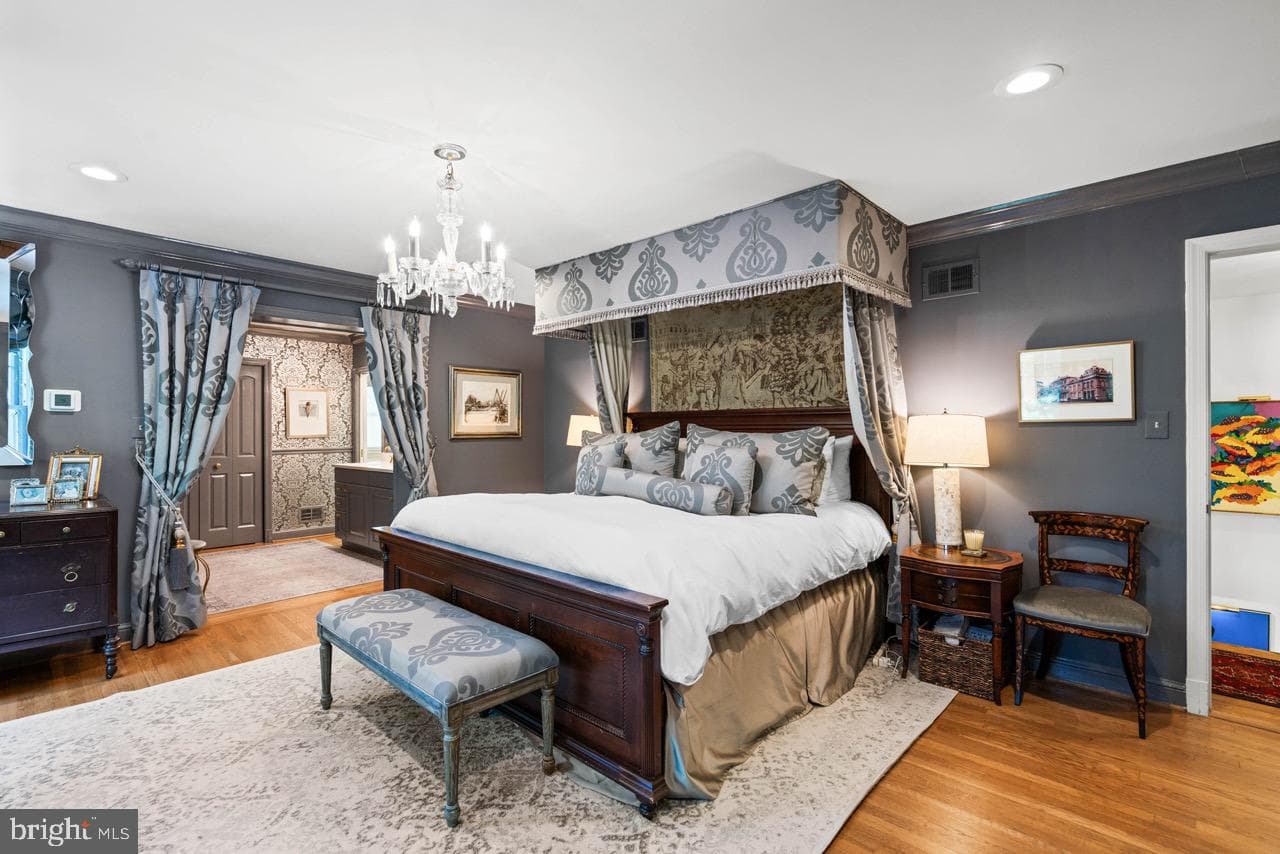 8 Farmington Court photo 18