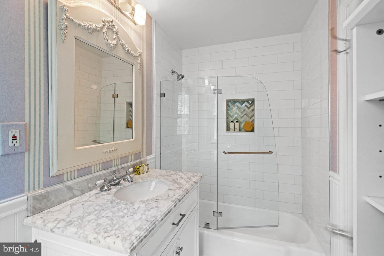 8 Farmington Court photo 27