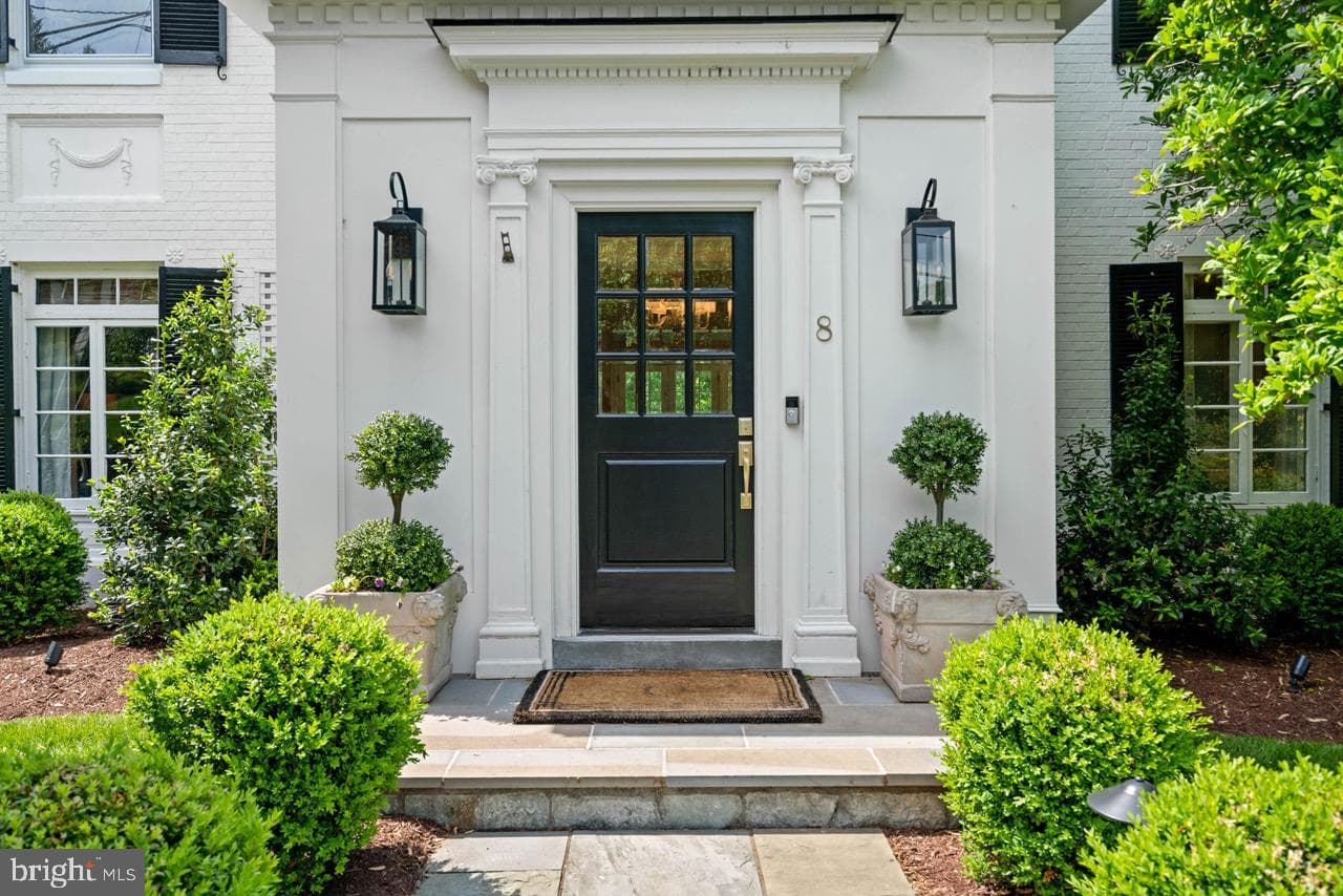8 Farmington Court photo 3
