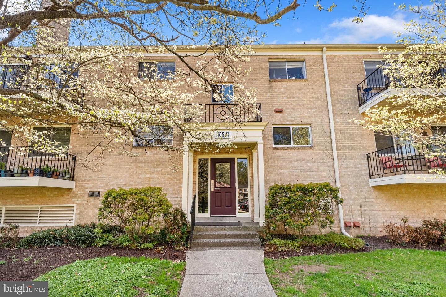 10631 Montrose Avenue #102 photo 24