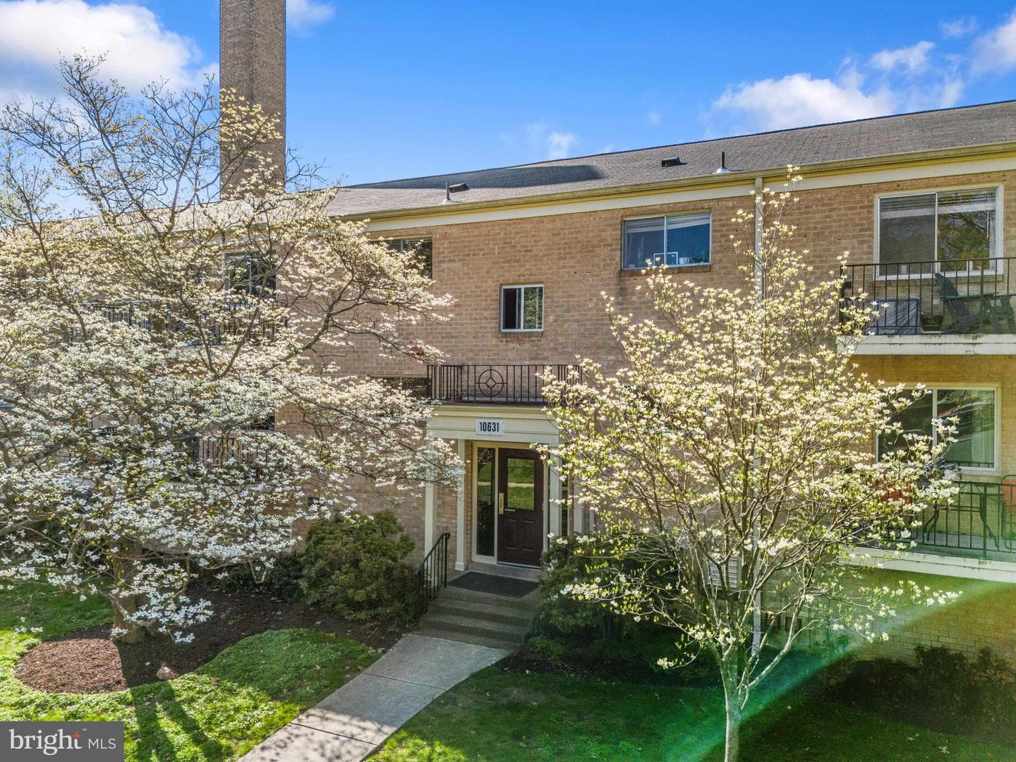 10631 Montrose Avenue #102 photo 25