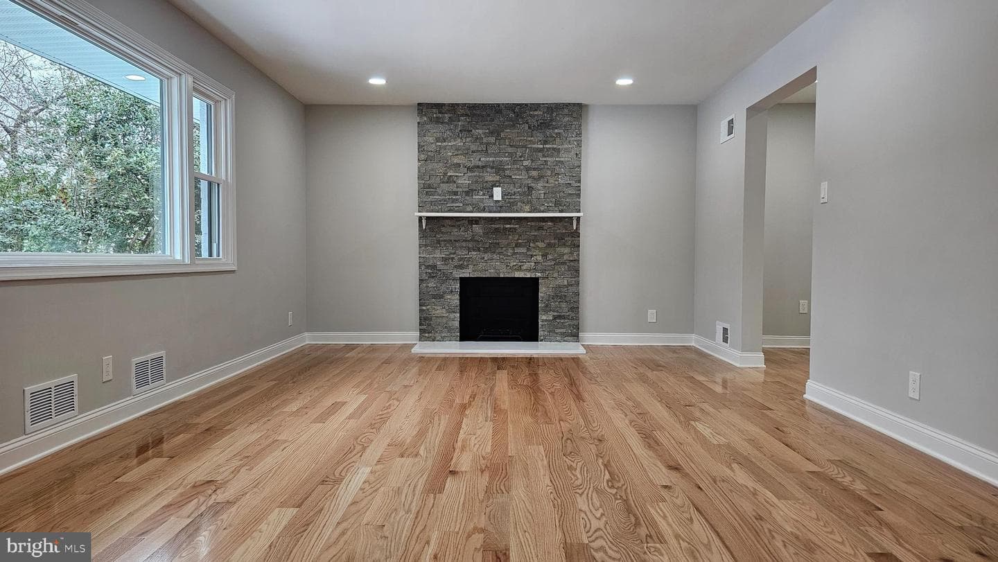 1305 Woodside Parkway photo 4