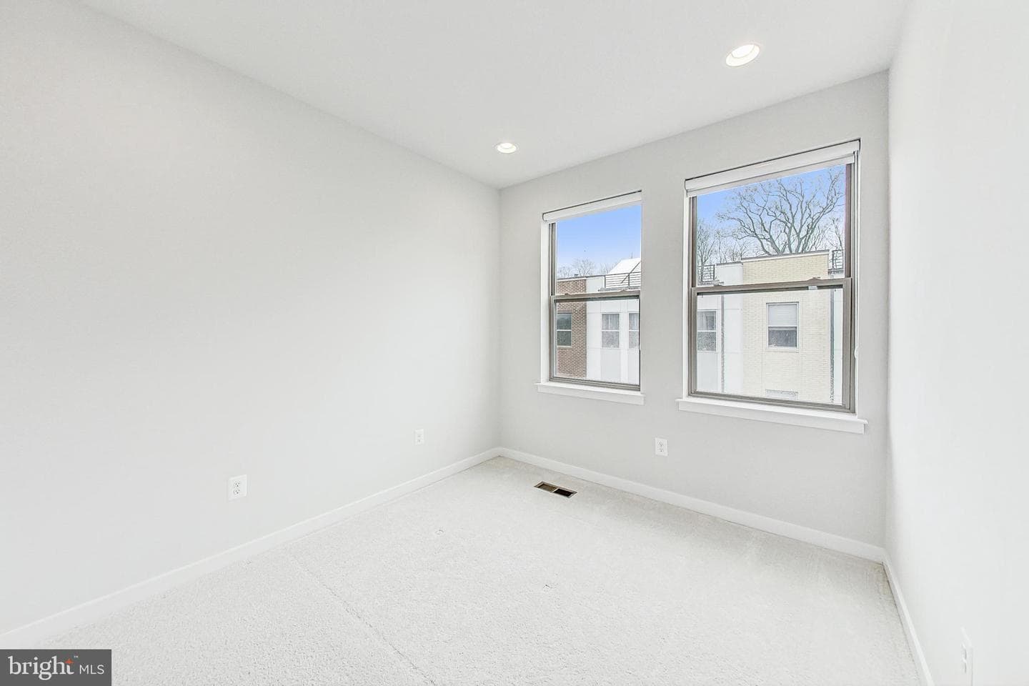 5038 Oakmoore Drive photo 32