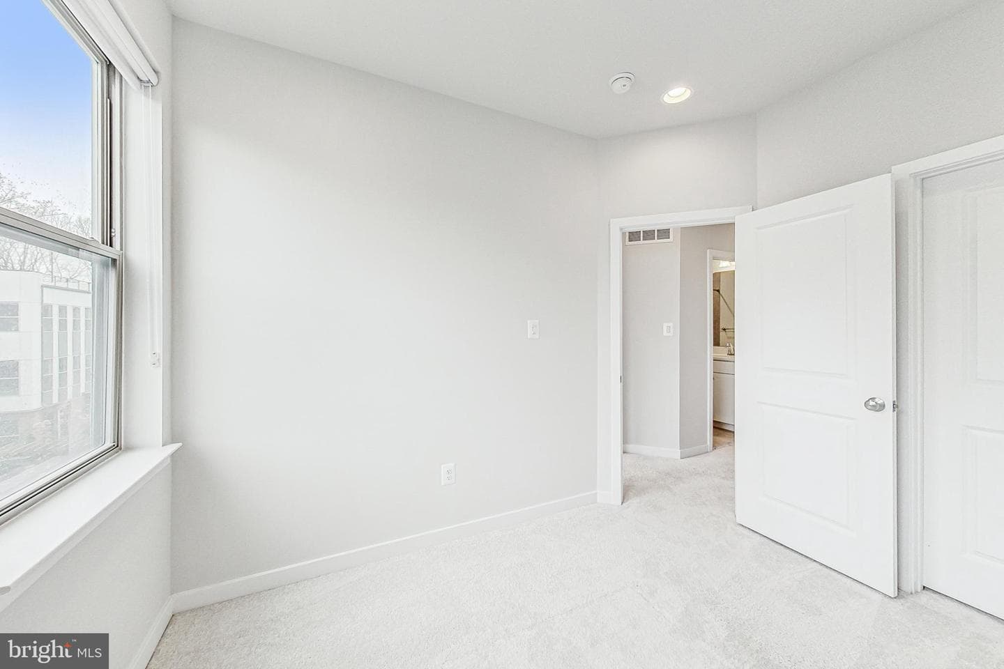 5038 Oakmoore Drive photo 33