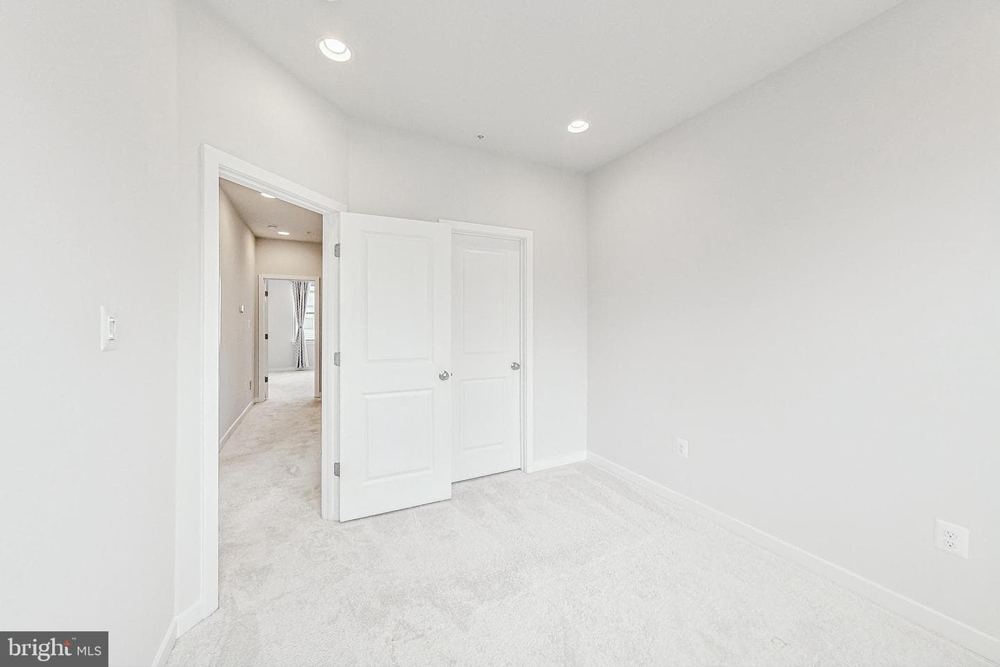 5038 Oakmoore Drive photo 34
