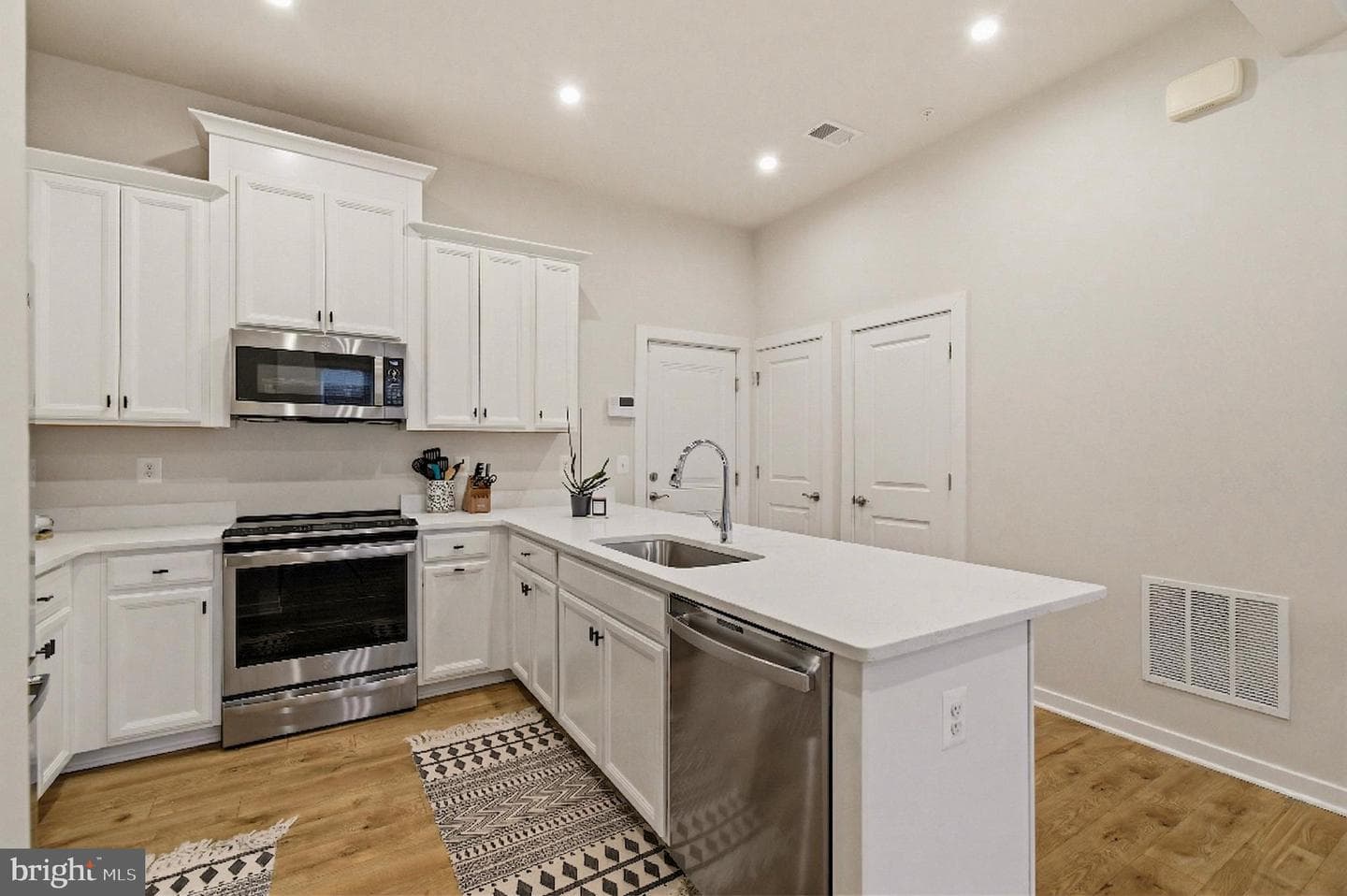 16126 Connors Way #87 photo 8