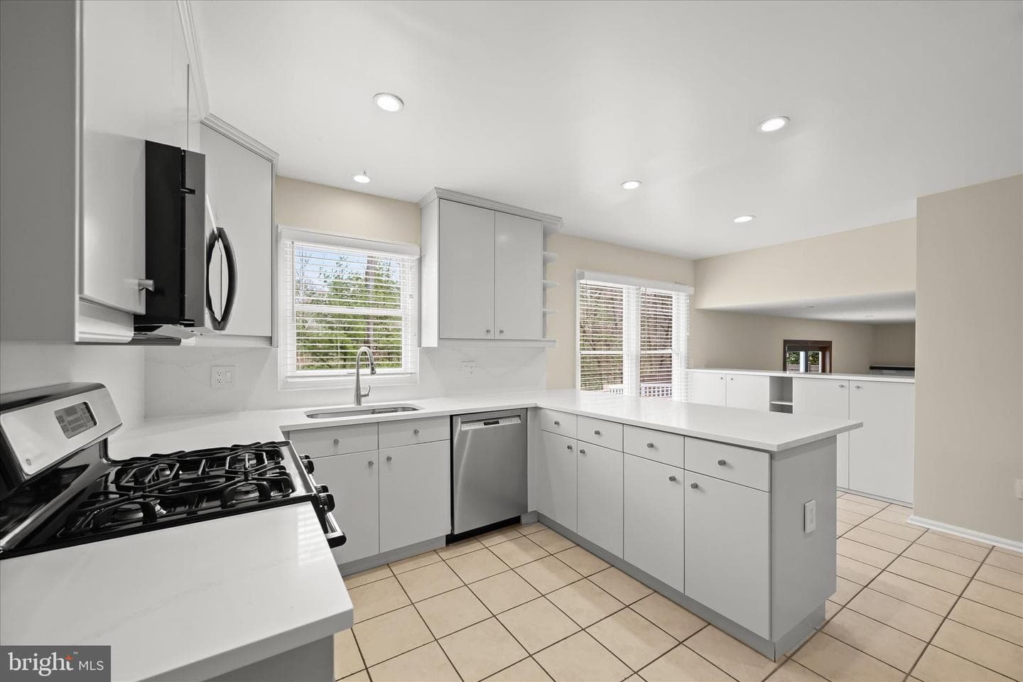 1514 Featherwood Street photo 20