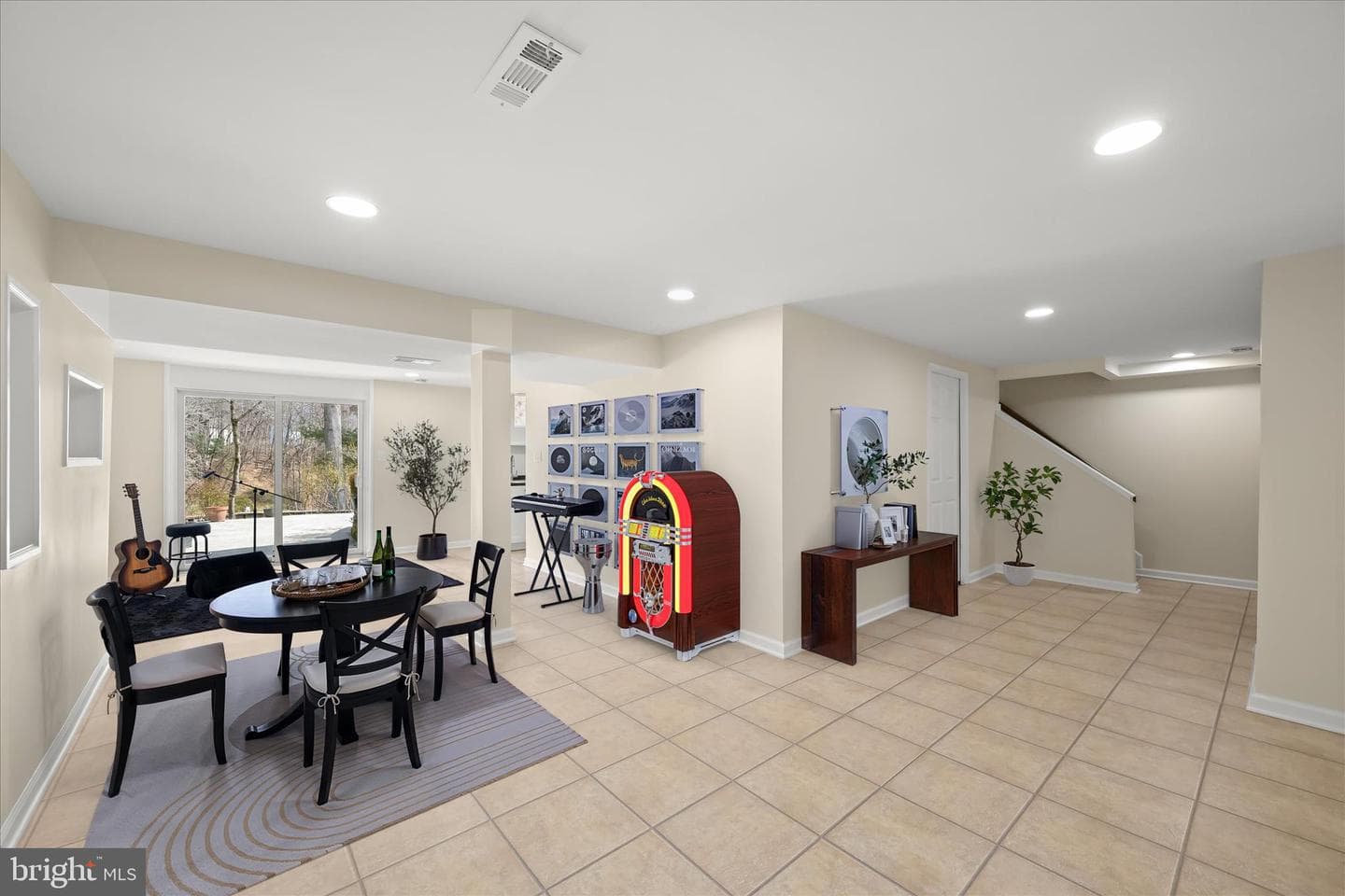 1514 Featherwood Street photo 8